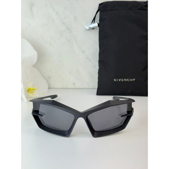 NEW Givenchy GV40049I Cut Mask Black Matte Sunglasses - Picture 5 of 10